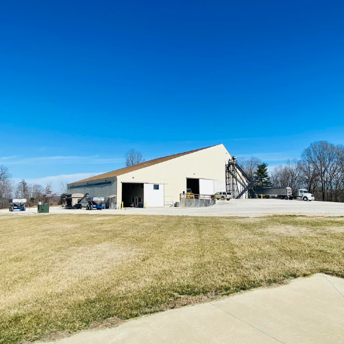 Drakes feed shed on a clear day